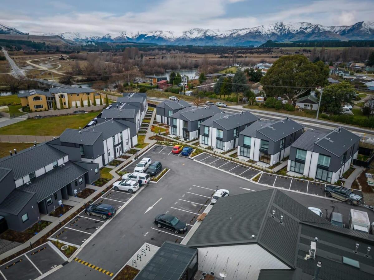 Wanaka Riverside Townhouse Retreat Albert Town Kültér fotó
